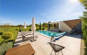 Lovely Home In Zerava