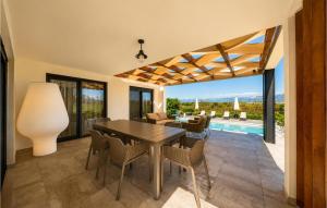 Lovely Home In Zerava