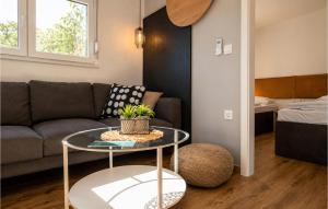 Lovely Home In Zerava