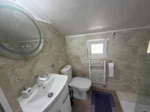 Lucatonys Guesthouse