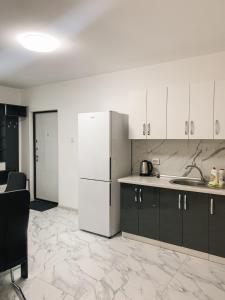 Apartment Domovik Кирила і Мефодія 11 2