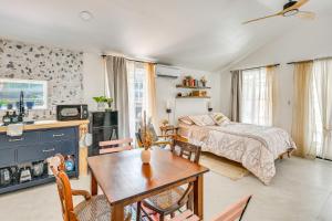 Grill & Porch! Extended Escape, 2 Mi to Ybor City