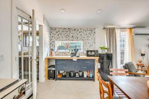 Grill & Porch! Extended Escape, 2 Mi to Ybor City