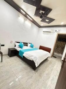 PLAY HOTEL VIDYA DHAM vrindavan