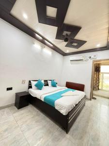 PLAY HOTEL VIDYA DHAM vrindavan