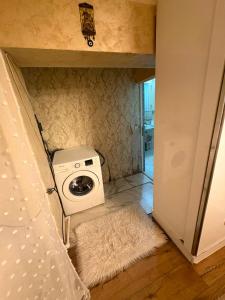 Iris Room