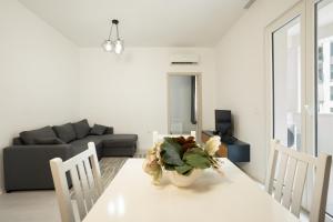 MaisonNova Deluxe 2