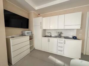 White Suite & Apartments