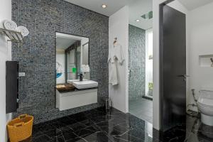 Yin Yangs Villas, Private Oceanfront, Kamala Beach