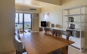 BalaiCo Tagaytay 12F 2BR w balcony TAAL view