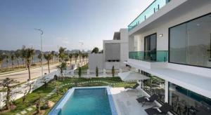 Tuan Chau kingly Villa