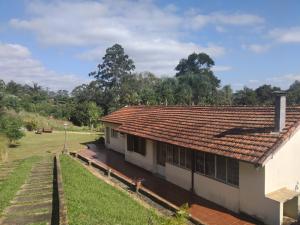 Casa térrea abraçada pela Natureza - Serra da Cantareira
