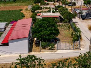 Garden Room by the Vineyard Salamis