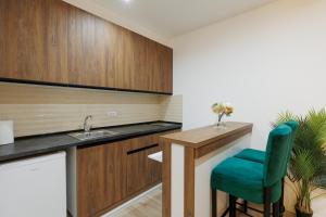 Aqua Studio with Sauna, Terrace and FREE Parking