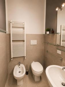 Central and Quite Flat with 2BDR, 2Bath, Self Checkin connected to Linate and Duomo in 5 mins