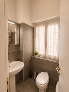Central and Quite Flat with 2BDR, 2Bath, Self Checkin connected to Linate and Duomo in 5 mins