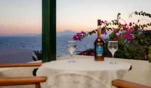 Pahivouni Studios & Suites Donousa-Island Greece