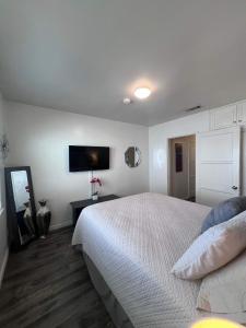 Sherman Oaks Apt With Free Parking Near Universal Studios