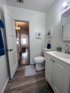 Sherman Oaks Apt With Free Parking Near Universal Studios