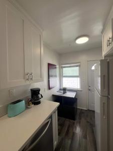 Sherman Oaks Apt With Free Parking Near Universal Studios