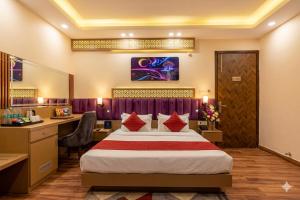 Hotel Angel Pink Premium Behind Radisson Blu Hotel