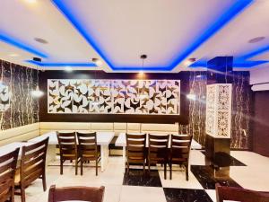 Hotel Chandan Palace 50 MTR Taj Mahal