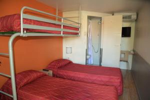 Hotels Premiere Classe Biarritz : photos des chambres