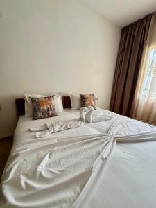 FullStay Marina Suites - Beach front, Pool access , Free Parking -Inclusive Plan