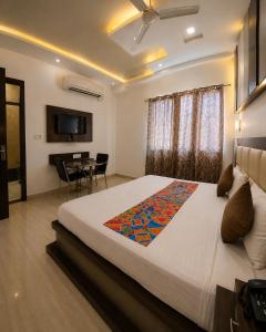 Hotel The Best Family Rooms- Near Taj - Fully AC - Hygiene Rooms - Affordable Stay