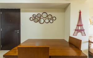 BalaiCo Tagaytay 11F 2BR with balcony TAAL view