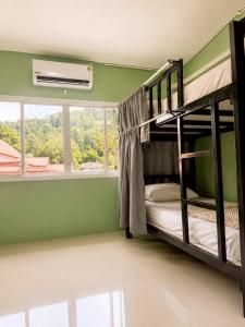 Hello Bella khaosok hostel