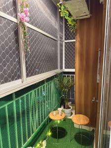 Studio near Metro Couples Friendly Parking WiFi