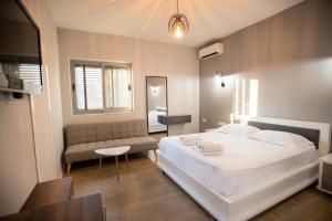 Enjoy Tirana 4BR & BBQ Terrace at Blloku - Central Tirana