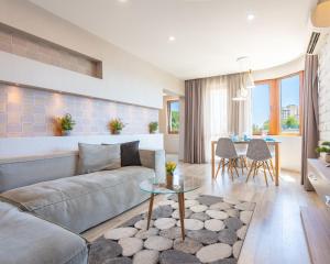 Designer two-bedroom apartment