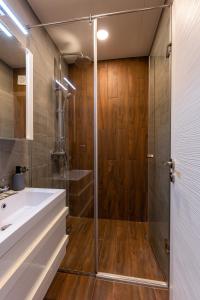 Designer two-bedroom apartment