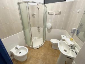 Evans Realty - Hostal