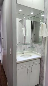 2-bedroom apartment 9 min from the airport, garage and Wi-Fi