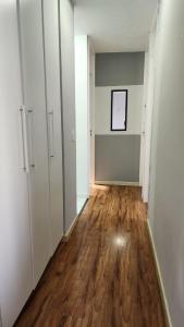 2-bedroom apartment 9 min from the airport, garage and Wi-Fi