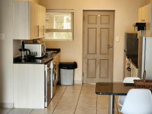 Comfort & Style at the Ihita Complex - Beverley, Sandton
