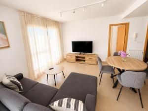 Piso de 2 habitaciones con terraza cerca de la playa y del centro