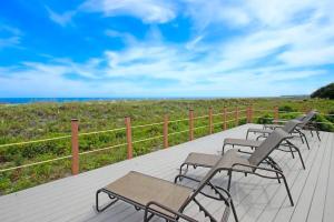 Beach Getaway with WiFi Pools Hot Tub & Ocean View