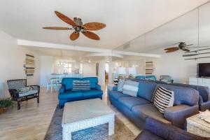 Beach Getaway with WiFi Pools Hot Tub & Ocean View