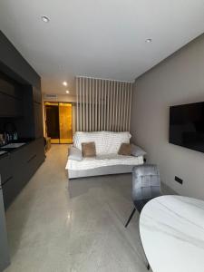 Moja Laguna-Beachside Apartment