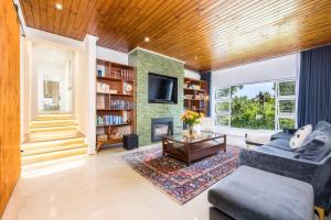 Midcentury Modern Villa