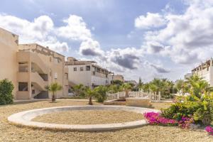 El Jardín de Laia Vistas al Mar Piscina Naturista
