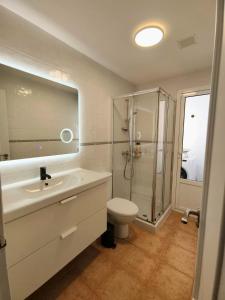 Sueño en el Paraíso - Modern Apartment with Sea Views & AC
