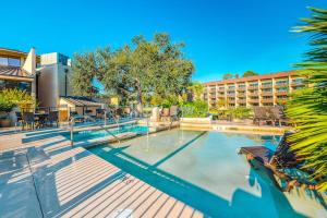 Villa with Private Beach Access Pool Hot Tub Free WiFi & Private WD