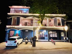 The Loop Auroville - High-Speed WiFi & Free Parking, Near Auroville Bakery & Tanto Pizzeria, 5-Minute Drive to ECR & Auroville Beach