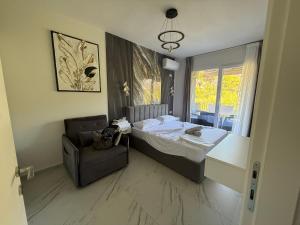 Five EM apartament