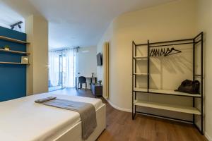 Como Lake Suite , Parking , 500m Train Station, 1km Lake